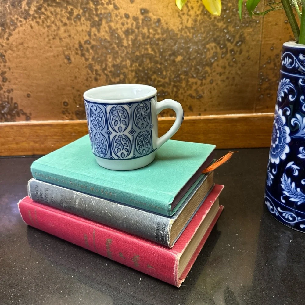 Williams Sonoma Grande Cuisine Blue White Leaf Mug